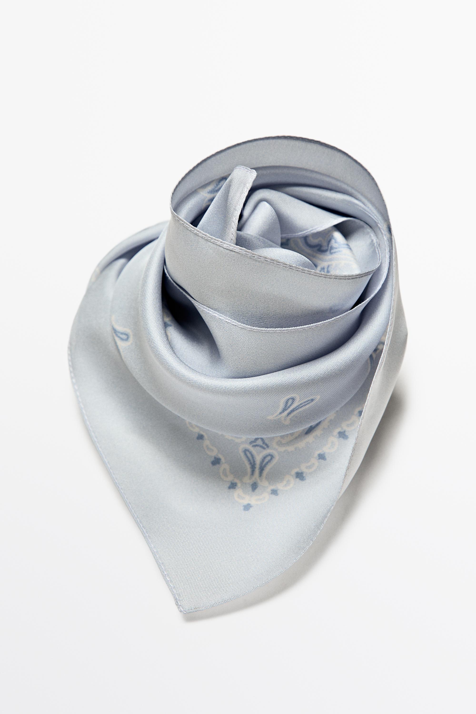 Foulard à motif paisley